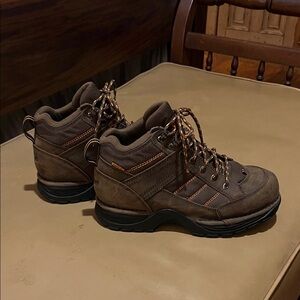 NWOT Danner Steel Toe Leather Hiking Boots